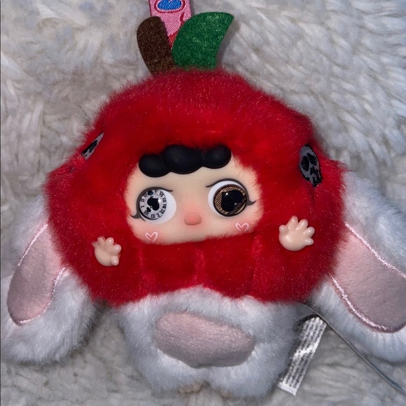 Migo troublemaker bad apple plush pendent with I think social eyes red and white - Picture 5 of 10